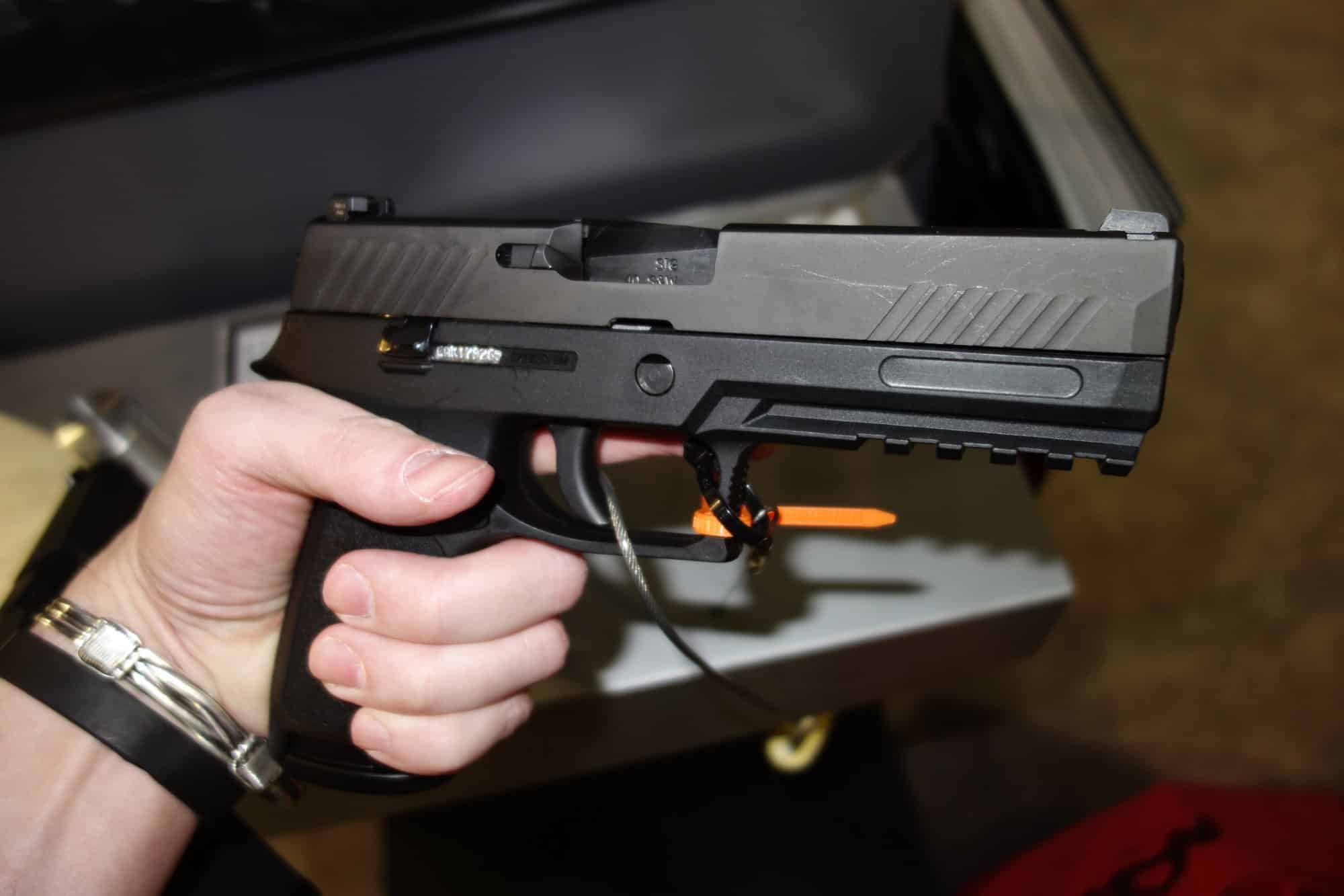 Duel Of the Pistols: Sig Sauer's P320 Takes On The Glock 21 Gun | The ...