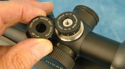 adjusting rifle scope