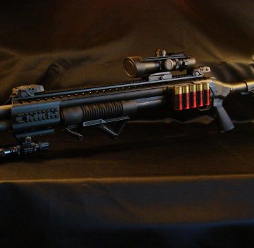 another picture of a fully pimped out shotgun